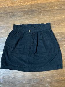 SASSFARAS Black Short Skirt