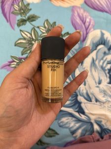 MAC Studio Fix Foundation NC 37
