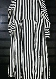 BLACK &amp; WHITE STRIPED BUTTON-DOWN DRESS