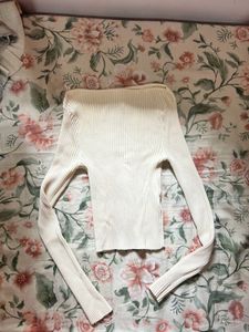 H&amp;M ribbed knit boat neck top .