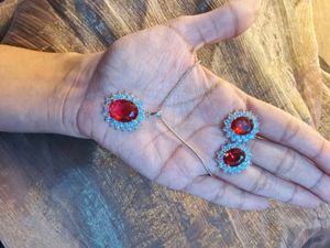 Ad Pendant Set