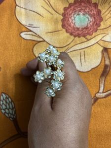 10 Flower Crystal Studded Golden Hairpins