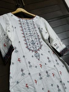 White Floral Printed Kurta With Dupatta