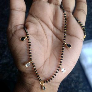 Polky Droops Black Beads