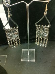Attractive Mirror Choker