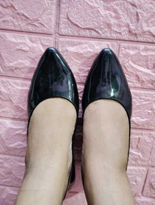 Black  Flat Bellie