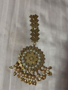Earring And Tika Set