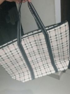 Big Bag (Thaila) 200 Rs In Cash