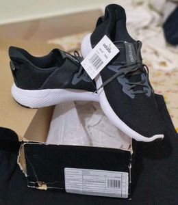 Helinn M Running Shoes_Adidas_gender nuetral