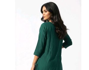 Elegant Green &amp; Red Ethnic Gown