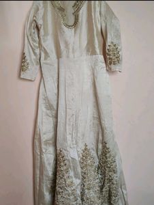 Beautiful Long Gown 💫