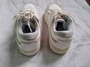 Red Tape White Mid-Top Sneakers