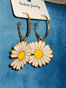 Daisy Drop Earrings