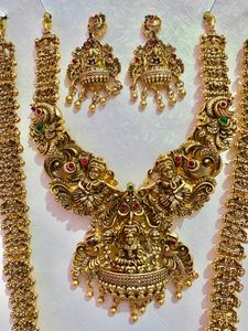 Temple Jewellery Set