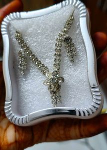 Sparkling Necklace Set