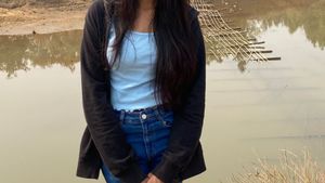 Reliance Trends Sweater
