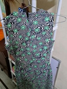 Madame Dress SIZE S(UNUSED)
