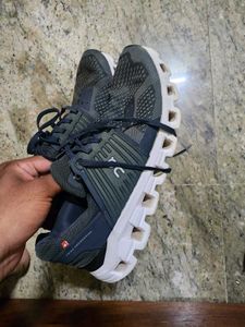 On Running Athletic Shoes