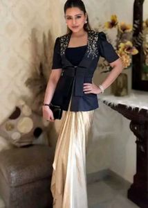 Stylish Black &amp; Golden Set