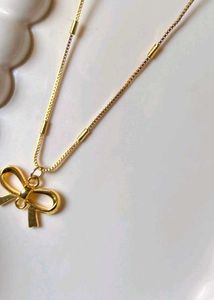 Bow Pendant Necklace