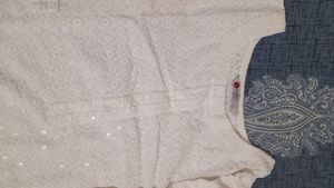 White Embroidered Chikankari Kurti