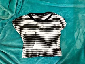 Zara Crop Top Stripes White And Black