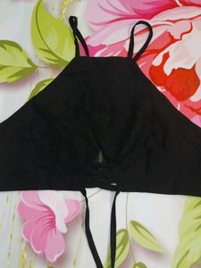 (1300)Black Halter Crop Top