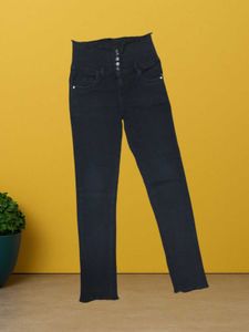 RF103 Size-28 High-Waisted Button Jeans