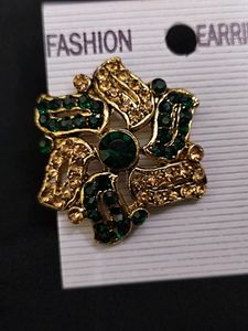 Darkgreen Stud