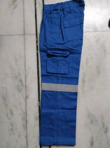 Cotton Never used cargo with multiple pockets