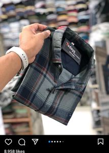 Green 👕Shirt With Black Box Design In Very Good Condition Like New
