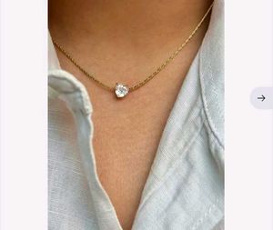 Heart solitaire necklace