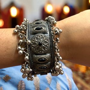 Vintage Style Bangle
