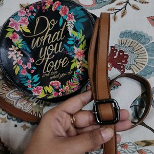 ROUND SLING BAG