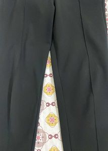 Classic Black Trousers – Versatile &amp; Comfortable
