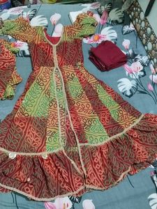 Hand Made Frunt Cut Anarkali Suit With Saree