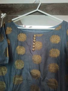 Elegant Grey &amp; Gold Kurta