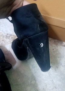 Black Heel