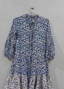 🌩✨️Blue &amp; White Floral Ruffle Dress💙