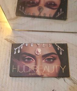 Huda Beauty Desert Dusk Palette.