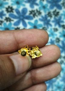 Peacock earrings one garam