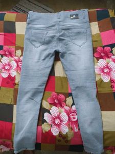 Gray High-Waisted Jeans