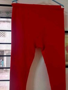 Women&#39;s Black Mirror Design Kurti &amp; Red Legging