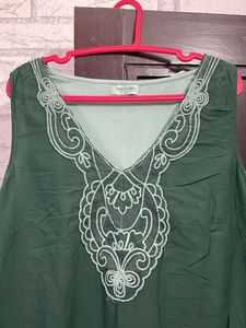 Amichi Basic Tunic With Double Lining And Pockets