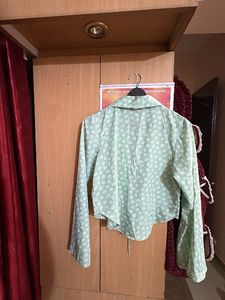 Floral Print front open tie-up shrug