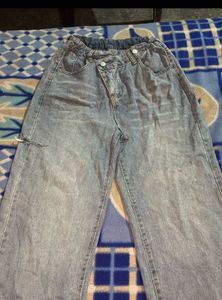 Side cutouts straight fit jeans