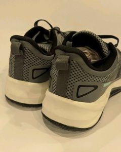 Mens Sport Shoes Size 7🔥