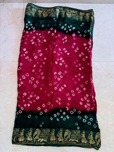 Bandhani Green &amp; Maroon Saree