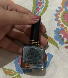 GLIMMER CHIC NAIL ENAMEL