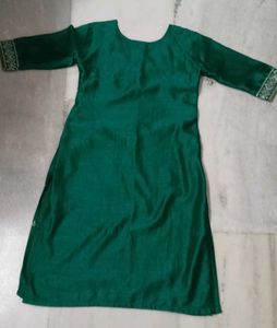 Green Embroidered Kurta